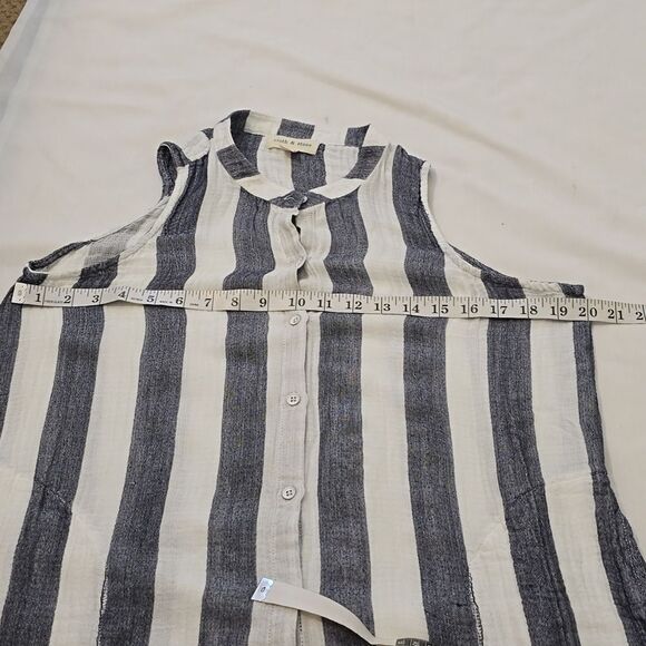 Cloth & Stone Striped Sleeveless Button Down - Size M - Picture 5 of 8